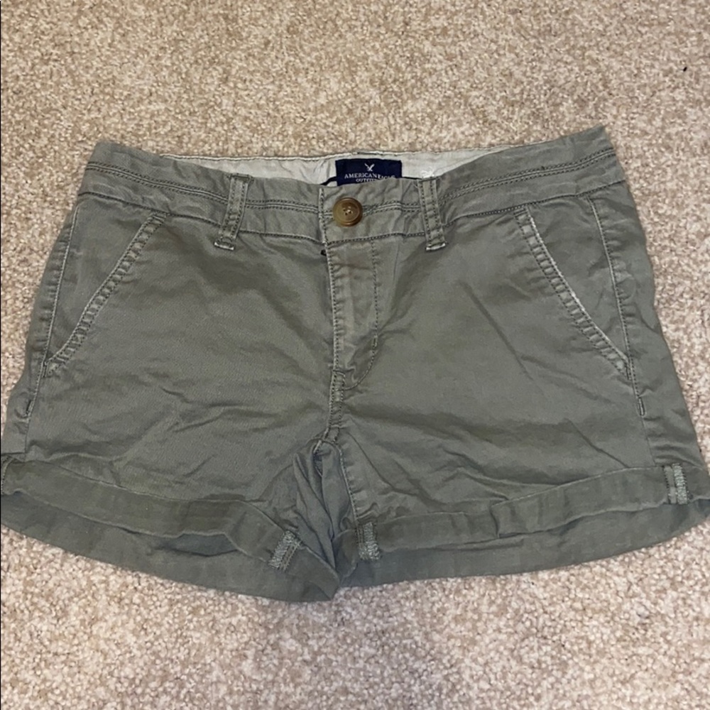 American Eagle green stretch shorts